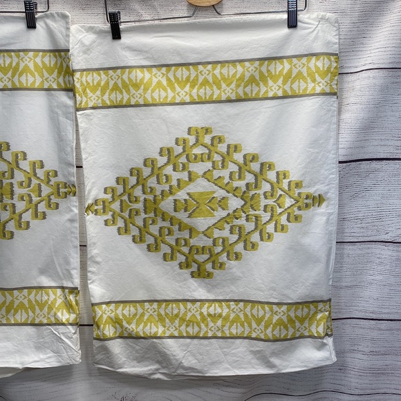 Set of 2 pillow cases pillow shams WEST ELM ORGANIC MANDALA IKAT CITRON YELLOW - Picture 3 of 9